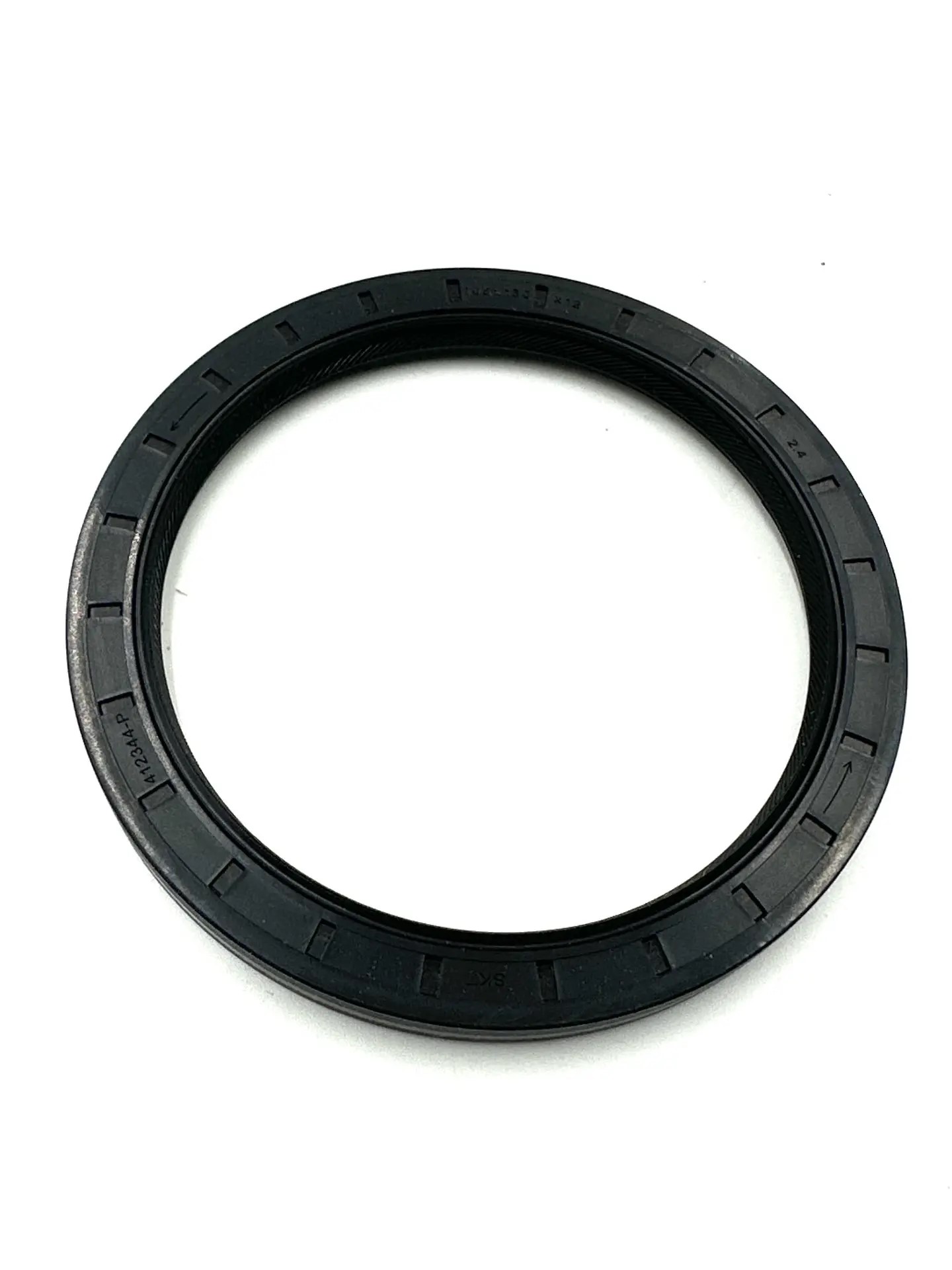 Сальник КАМАЗ хвостовика КПП ZF 16S 105х130х12 SKT